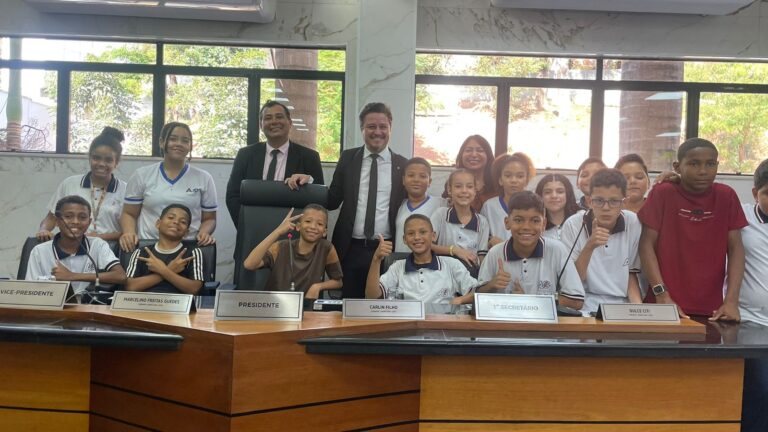 Câmara de Itabira aprova projetos sociais, discute melhorias e entrega homenagens