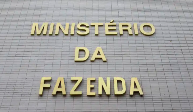 Governo bloqueia R$ 22,1 bi do Orçamento de 2026