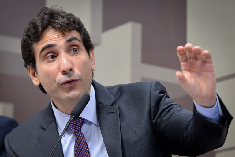 Galípolo descreve ação do Master que chamou atenção do Banco Central